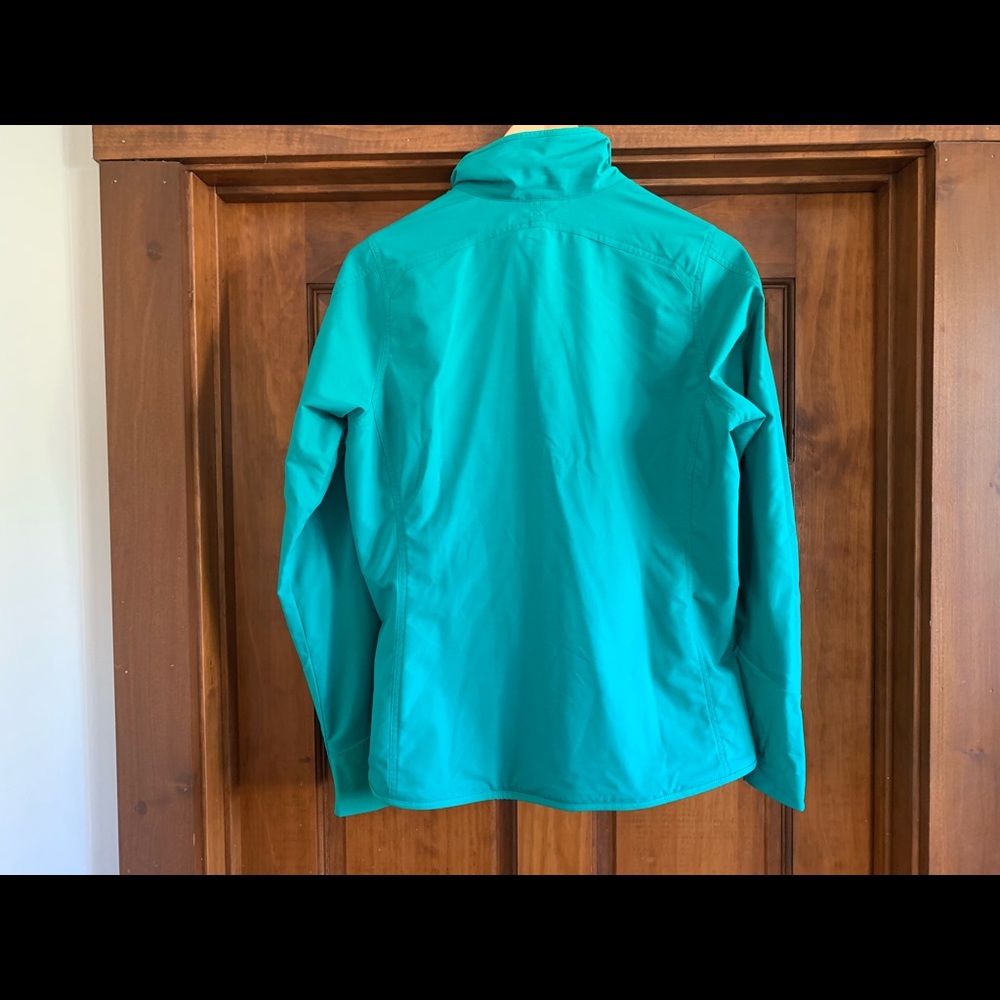 Patagonia jacket, women’s medium - Picture 3 of 4